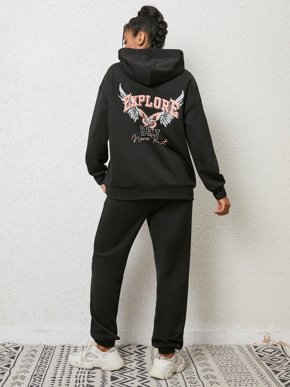 Women's Graphic Hoodie and Sweatpants Set