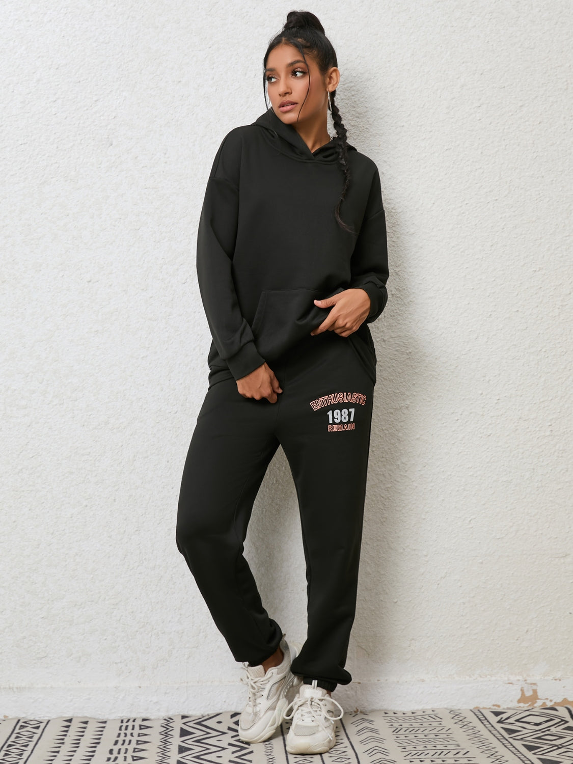 Women's Graphic Hoodie and Sweatpants Set
