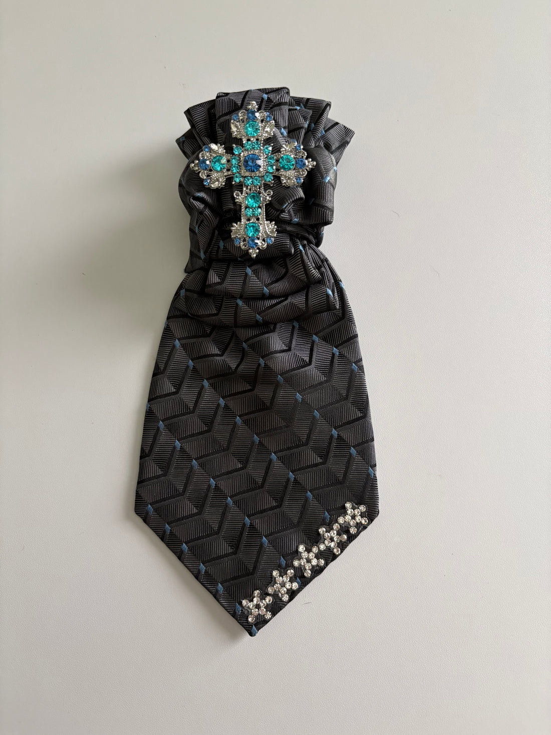 Women's Luxury Dazzling Blue Cross Necktie Necklace