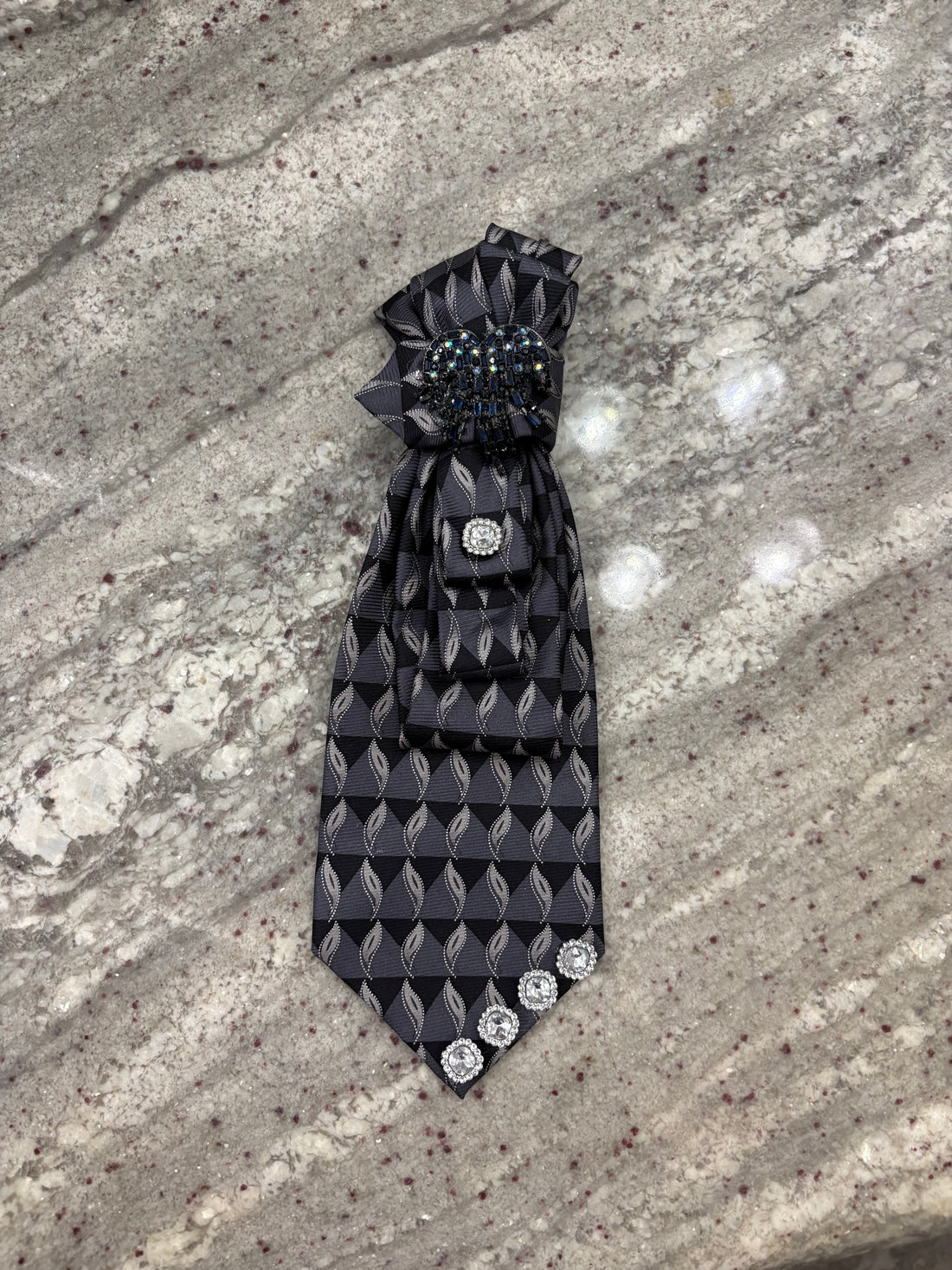 Women's Luxury Blue Blingy Heart Necktie Necklace