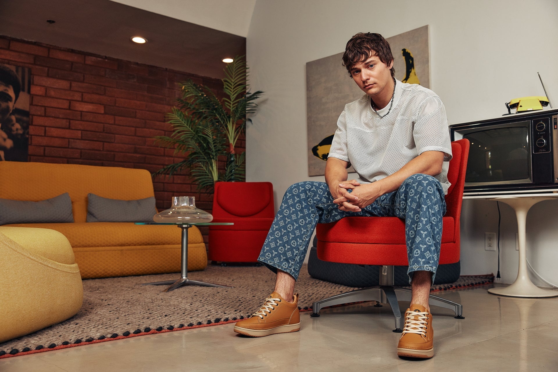 CALTO Elevated Micro-Perforated Sneakers
