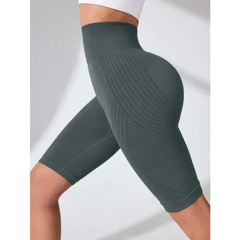 Women‘s Seamless Yoga Shorts High Waisted Striped Slim Shorts Sexy Butt Lifting Gym Training High Elastic Five Point Pants
