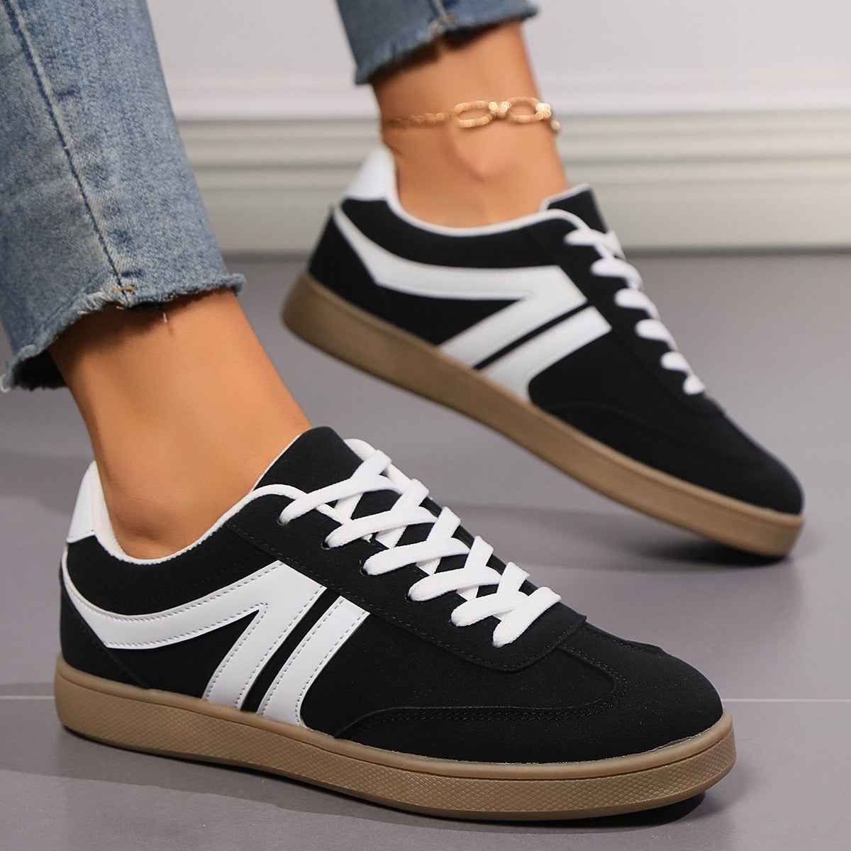 Women's Lace-Up Round Toe Flat Sneakers - PU Leather Casual Slip-On Walking Shoes