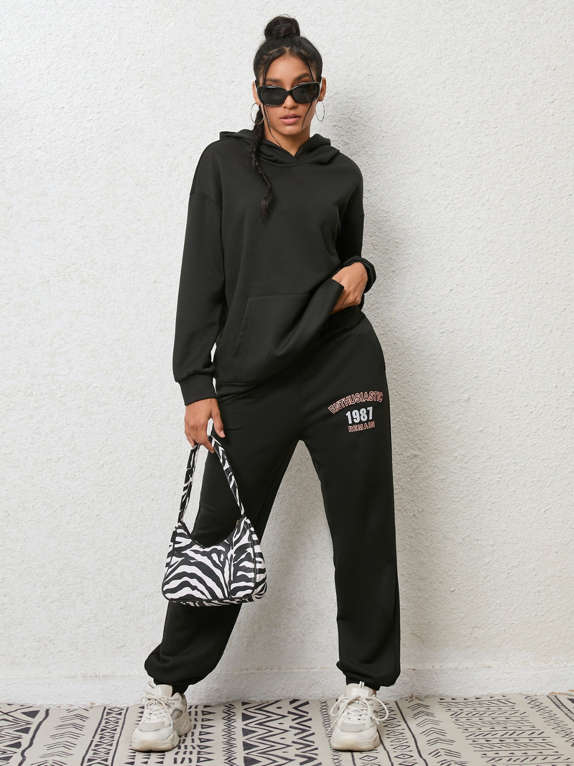 Women's Graphic Hoodie and Sweatpants Set