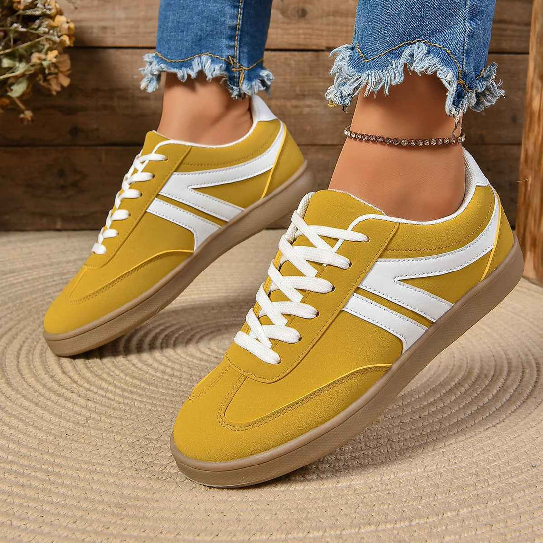 Women's Lace-Up Round Toe Flat Sneakers - PU Leather Casual Slip-On Walking Shoes