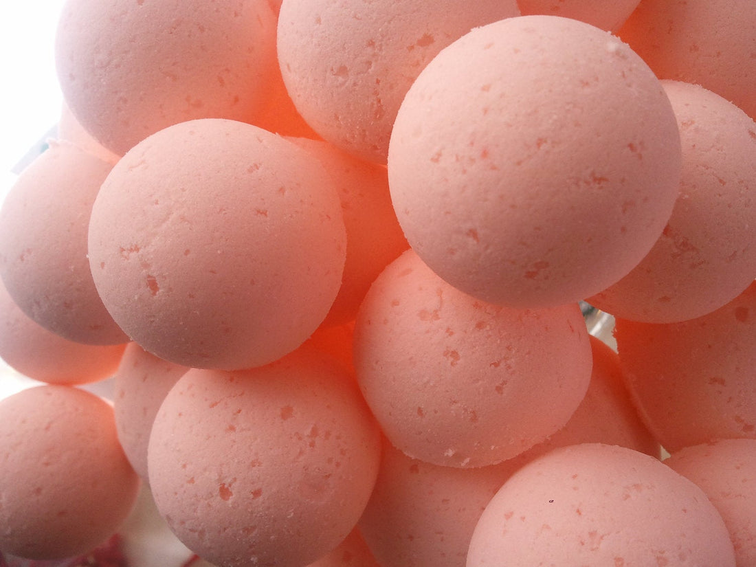14 bath bombs (select from over 100 fragrances)